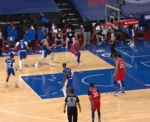 开云体育下载-恩比德不满判罚：詹姆斯应领到二级恶犯被驱逐出场